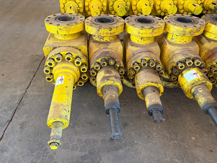 (3x$)-7-1/16”-10k-frac-valves,-field-ready-image-4