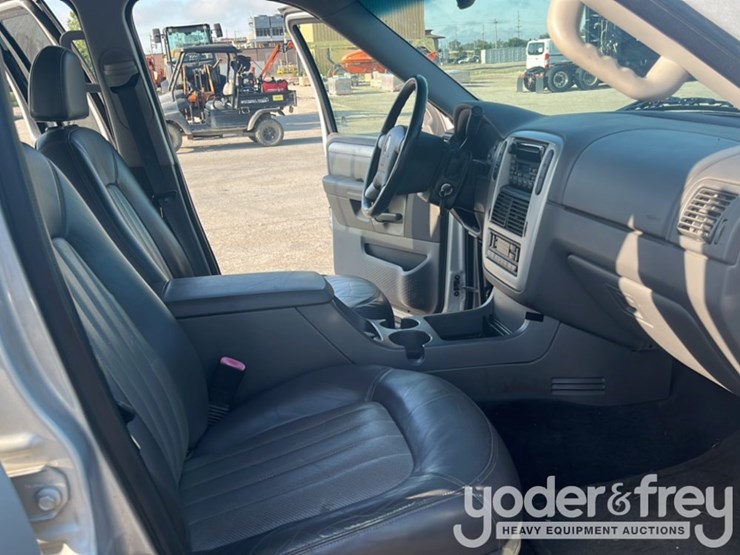2001-mercury-mountaineer-image-36