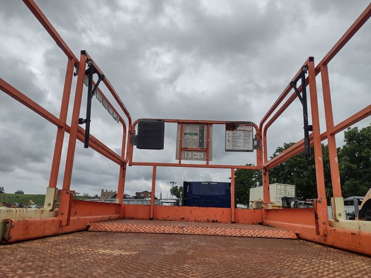 jlg-4069le-image-17