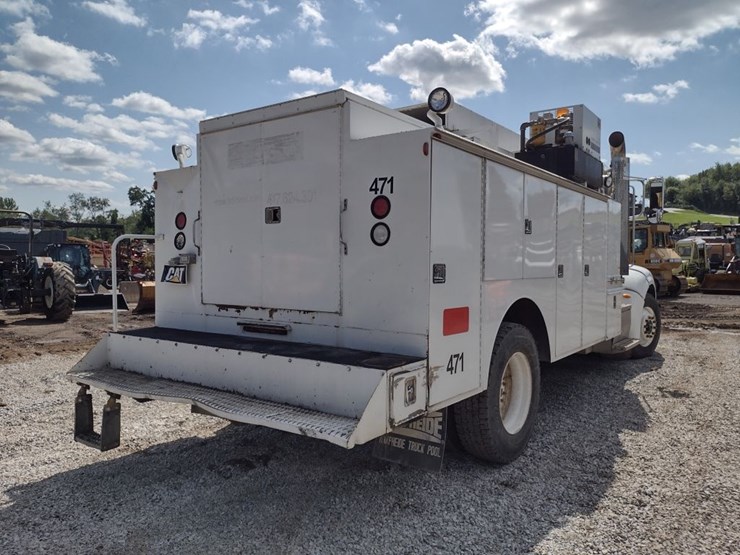 2008-peterbilt-384-image-49
