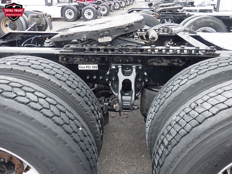 2023-kenworth-t680-image-11