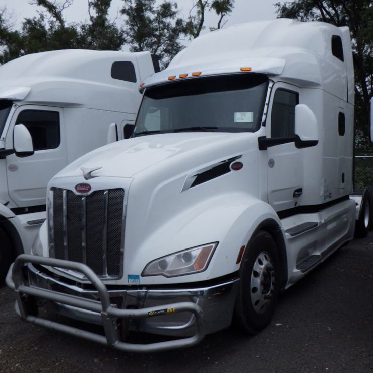 2022 PETERBILT 579