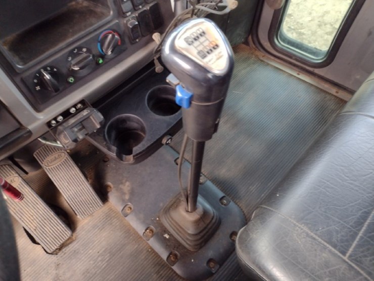 peterbilt-337-image-10