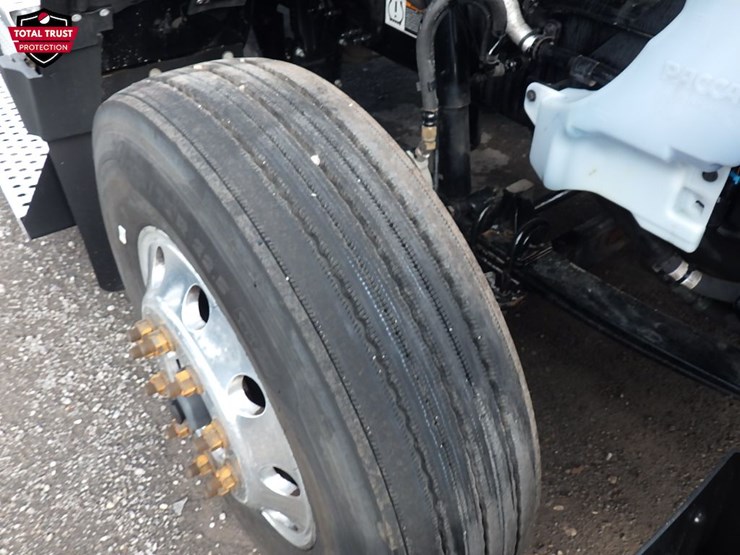 2024-kenworth-t680-image-25