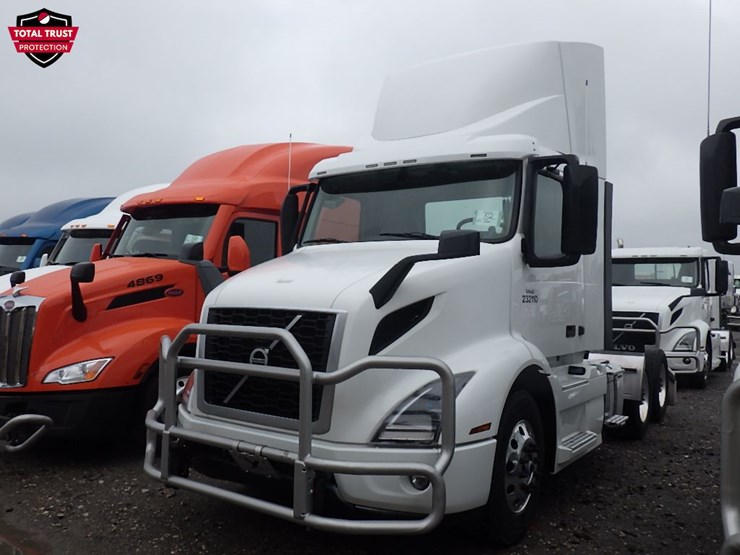 2024-volvo-vnr300-image-1