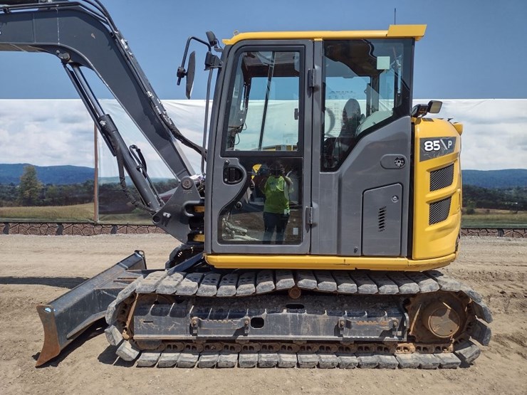 john-deere-85-image-13