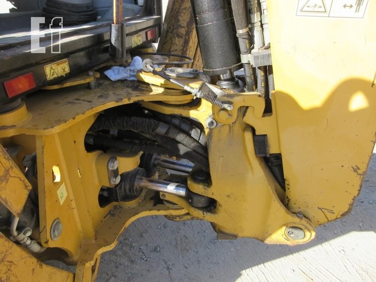 2013-caterpillar-420f-image-22