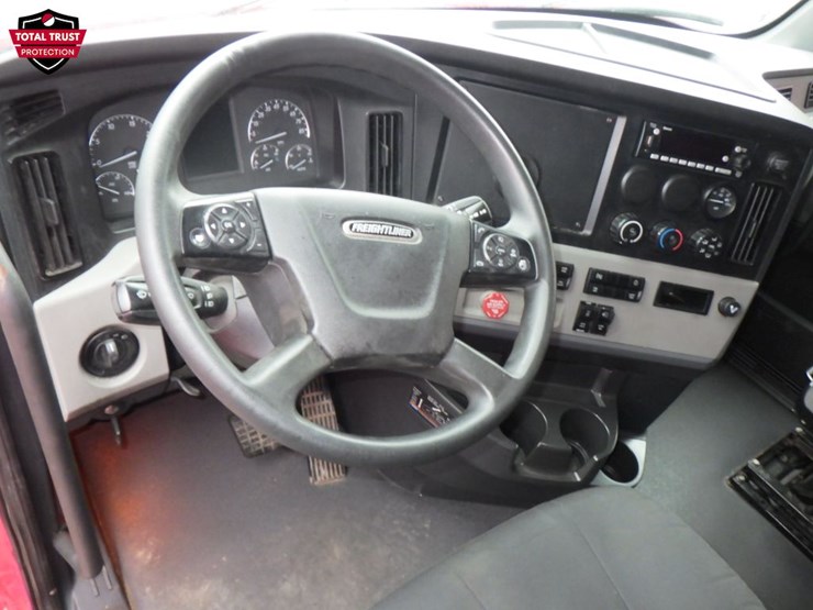 2022-freightliner-cascadia-126-image-19