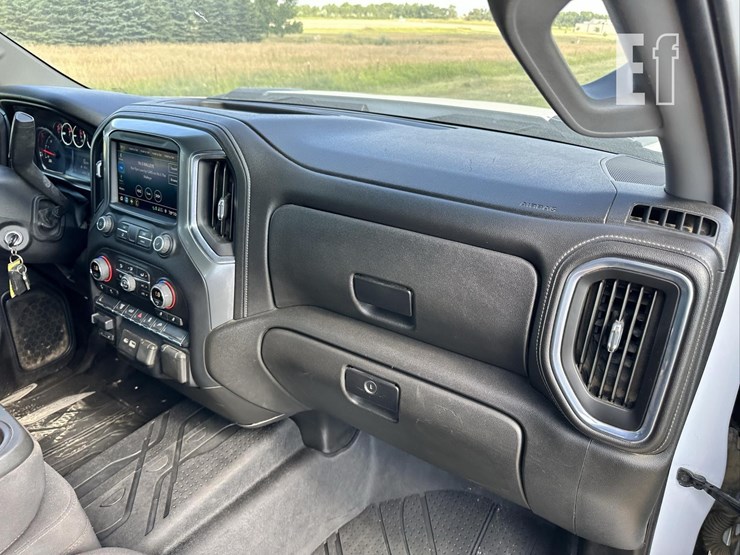 2021-chevrolet-silverado-2500hd-lt-image-36