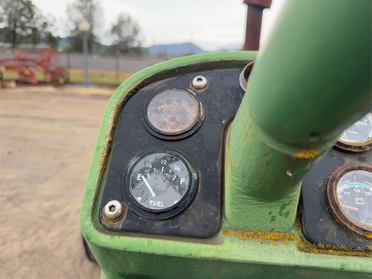 john-deere-630-image-33