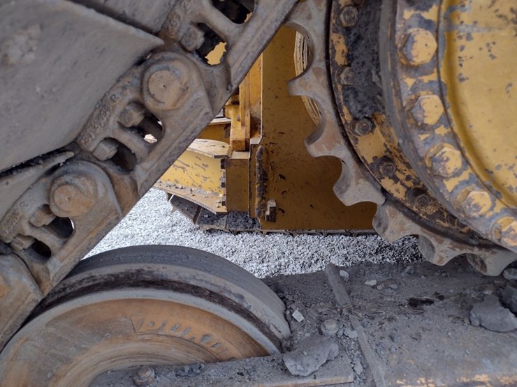 caterpillar-d6n-image-27