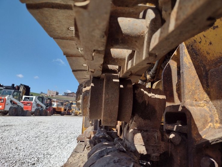 john-deere-350-image-12