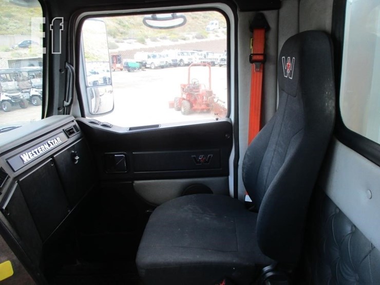 2019-western-star-4900-image-9