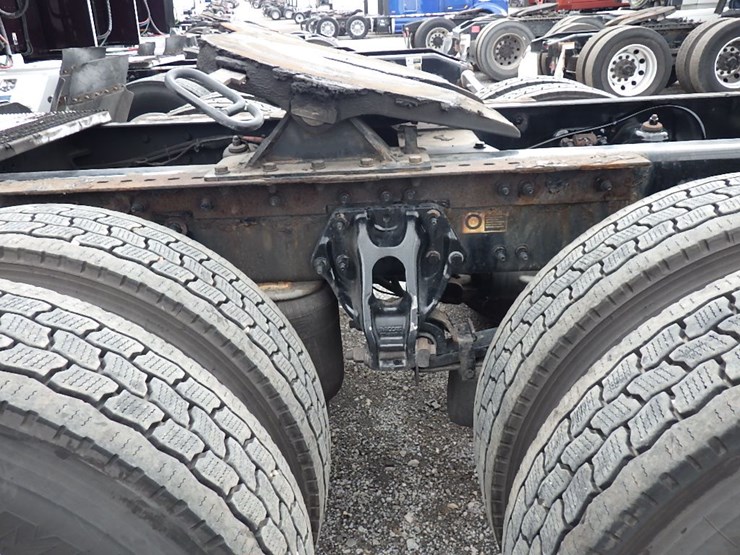 2019-peterbilt-579-image-19