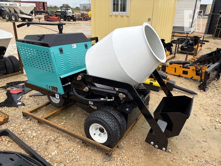future-mt800-mini-wheel-mixer-truck-image-1