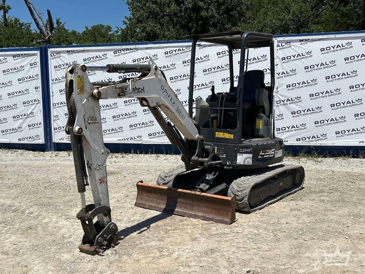 2021-bobcat-e26-image-1
