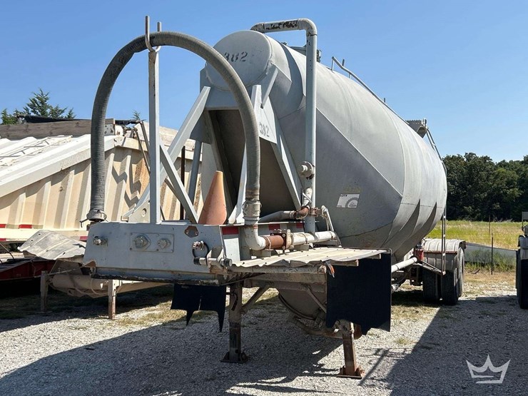 1971-fruehauf-tanker-image-1