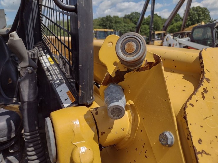 john-deere-250-image-18