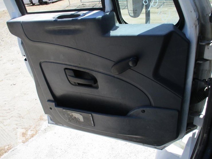 2010-international-durastar-4300-image-14