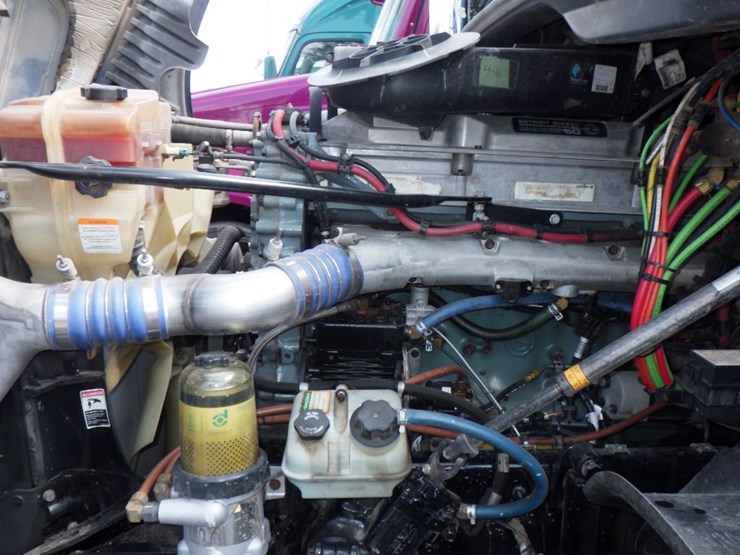 2020-freightliner-cascadia-125-image-31