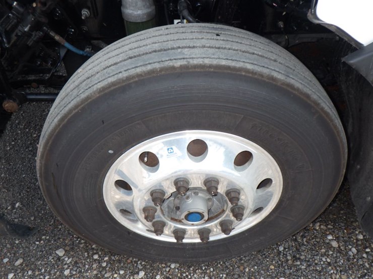 2021-kenworth-t680-image-24