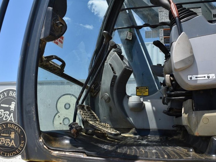 2016-deere-350g-lc-image-55