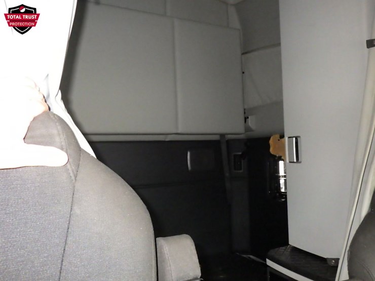 2023-kenworth-t680-image-6
