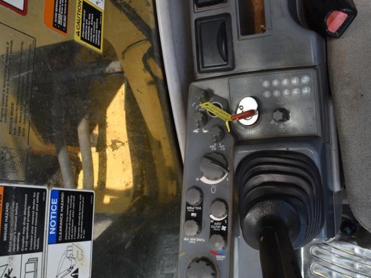 2016-deere-350g-lc-image-61