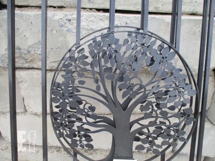 approx-7'-x-188"-l/r-leaf-metal-driveway-gate-image-4