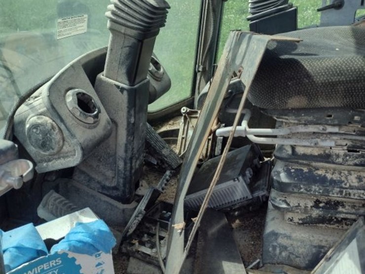 deere-324l-image-11