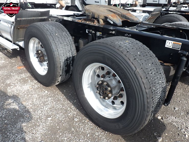 2024-kenworth-t680-image-12
