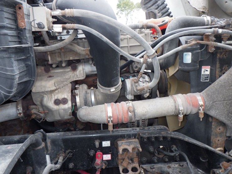 2015-freightliner-cascadia-125-image-27
