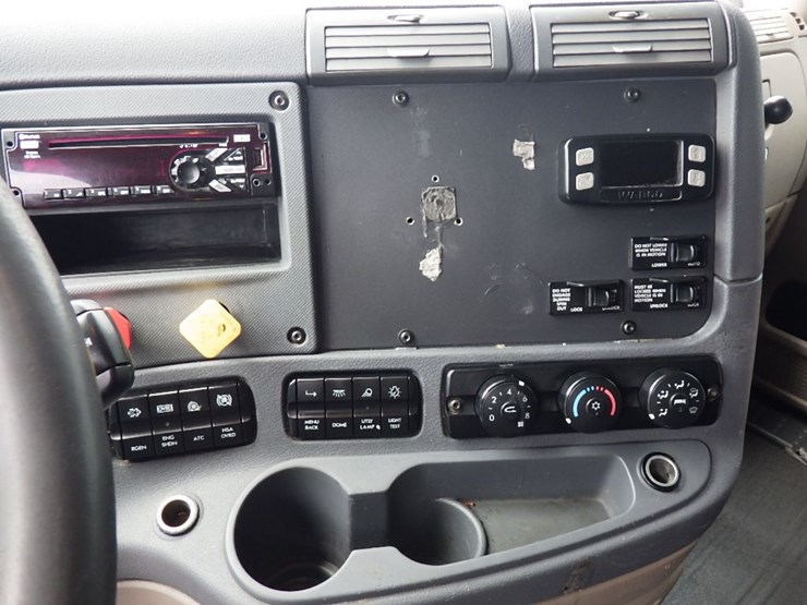 2018-freightliner-cascadia-125-evolution-image-23
