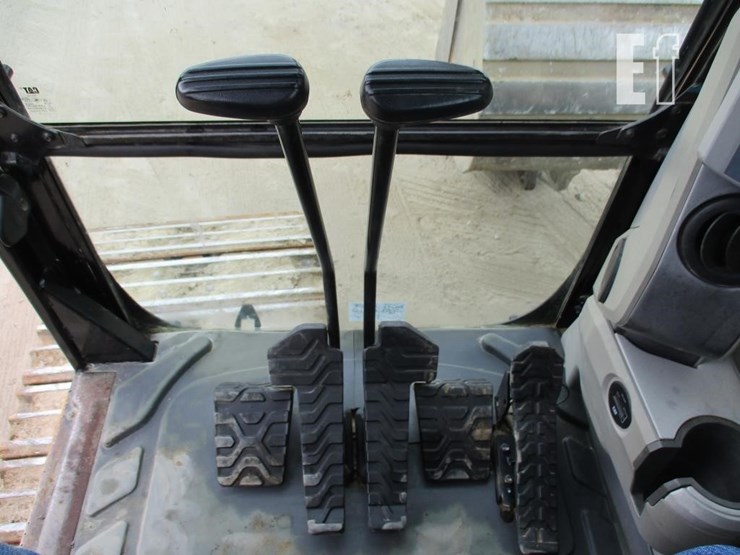 2015-caterpillar-336fl-image-14
