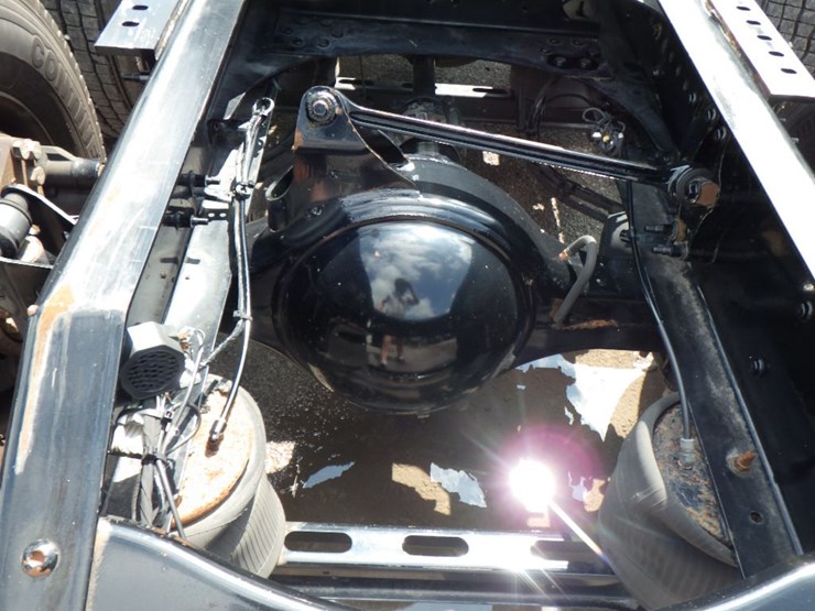 2020-volvo-vnr300-image-11