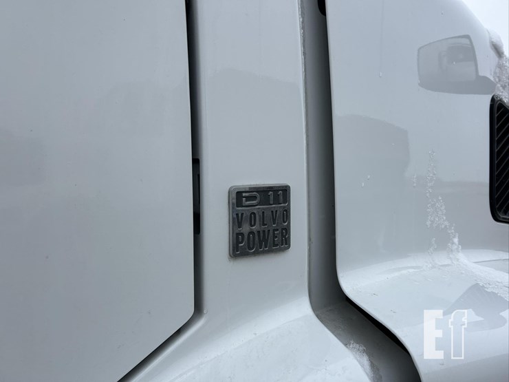 2015-volvo-vnm62t630-image-21