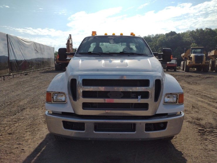 ford-f650-xlt-image-31