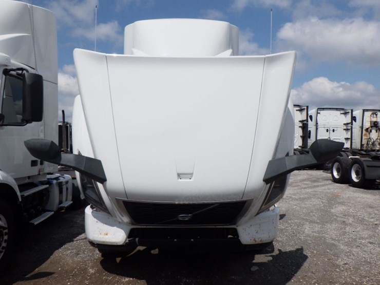 2020-volvo-vnr300-image-25