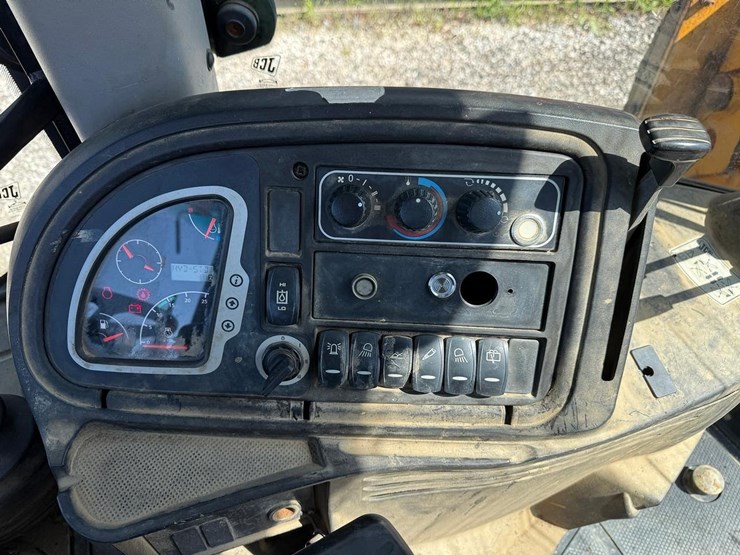 jcb-3cx14-image-24