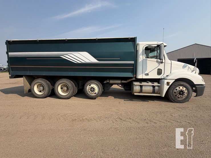 2004-freightliner-columbia-120-image-4