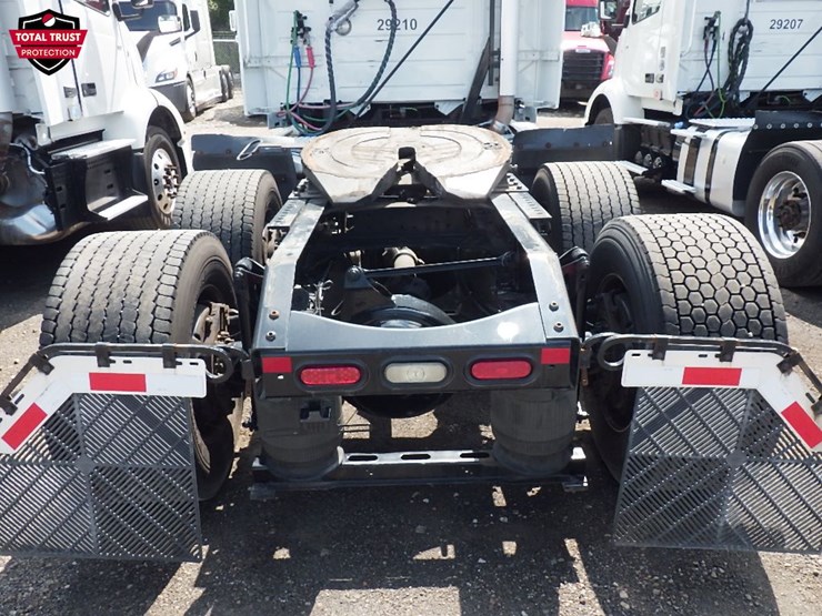 2019-volvo-vnr300-image-10