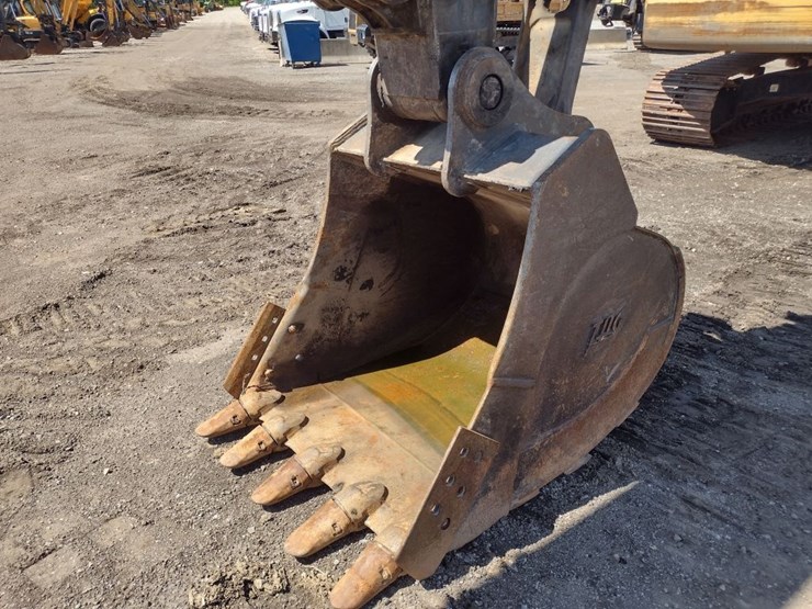 deere-210g-lc-image-25