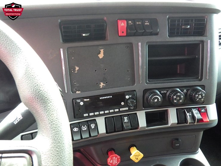 2025-kenworth-t680-image-24