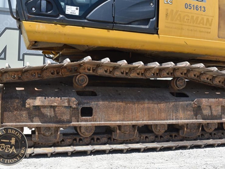 2016-deere-350g-lc-image-36