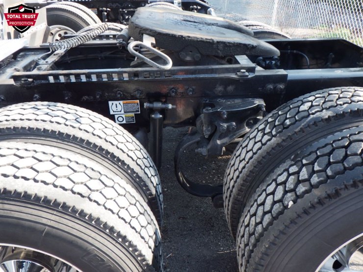 2022-peterbilt-579-image-17
