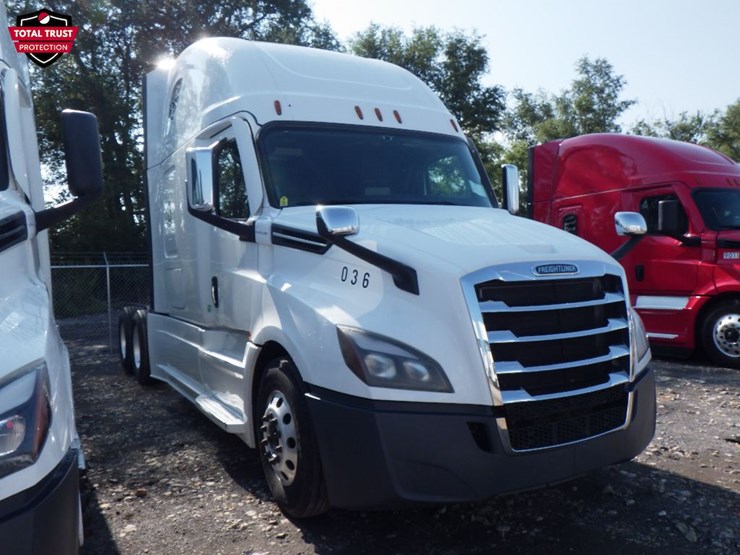 2022-freightliner-cascadia-126-image-3