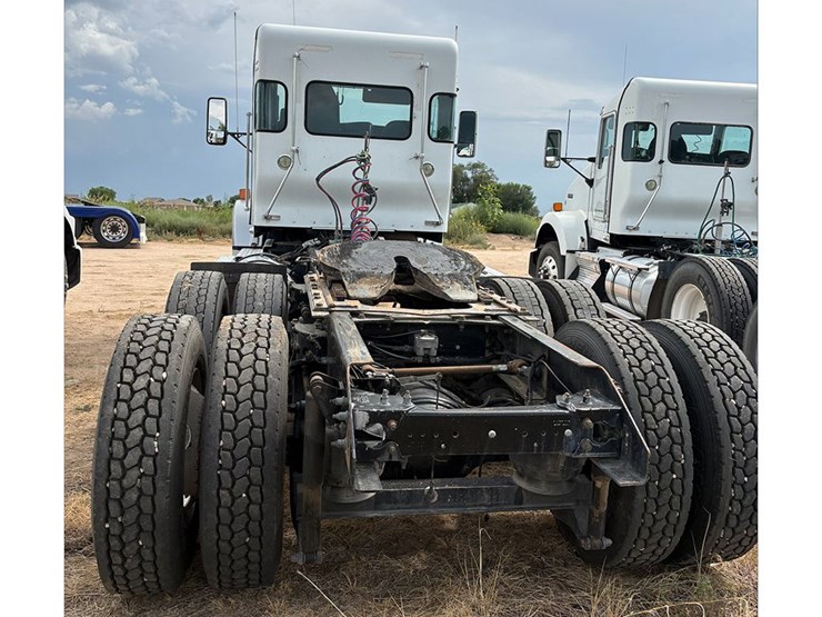 2008-kenworth-t800-image-3