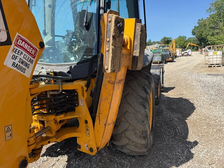 jcb-3cx14-image-13