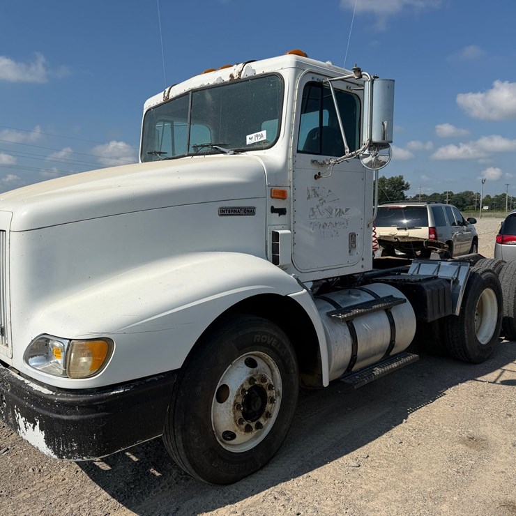 2000 INTERNATIONAL 9100