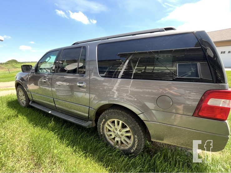 2011-ford-expedition-xlt-image-1